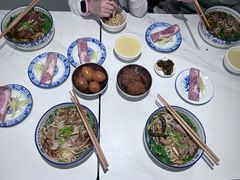 -镇南锅盖面馆(解放路店)