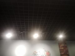 -愉肴麻辣香锅(中北镇店)
