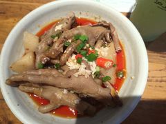 -老牌坊云南鱼豆花火锅(哈西万达店)