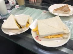 鸡蛋牛肉三明治-义顺牛奶公司(庇利金街店)