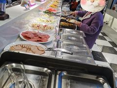 自助取餐区-梦航彩虹之约自助餐厅(华府天地店)