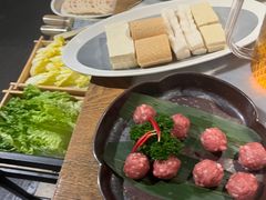 -尚尚仙·酸汤猪手·猪肚鸡火锅(华联万柳购物中心店)