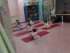 -Isee灰姑娘国际儿童艺术中心(证大·大拇指广场店)