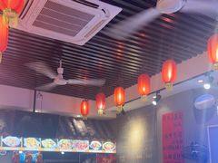 -爆炸头阿姨小四川正宗川味小吃(无任何分店)