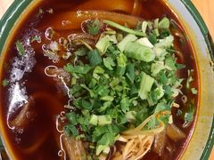 -拈签一笑黄牛肉辣卤串串