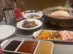 -山焱·炭火自助烤肉(周浦万达店)
