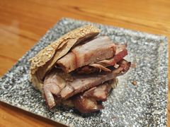 -老天桥酱肉烧饼夹肘子(天桥店)