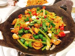 干锅肥肠-鑫巴蜀小镇 · 水煮鱼专研店(玉桥店)