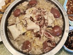 -老码头黑皮肘子锅包肉熏酱水饺(文政街店)