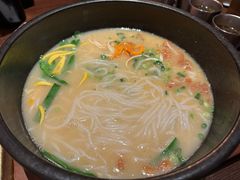 -银米·云南传统过桥米线(双廊黑金冠店)
