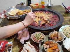 -渝嘴小老弟老火锅(华新村店)