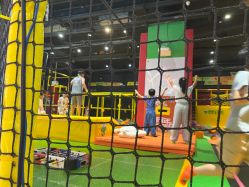 -蹦蹦跳跳(新奥购物中心店)