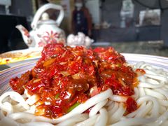-歹歹的加个面过油肉拌面