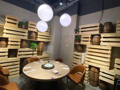 大堂-日进一片海.生腌海鲜火锅.宵夜烧烤(三里屯总店)