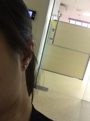 -花师傅专业手穿耳洞打耳洞穿孔