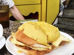 菠萝芝士猪扒蛋包-新鸿发咖啡美食