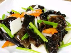 云耳肉丝炒西芹-翠景湾脆鱼轩·中山脆肉鲩(井岸17年老店)