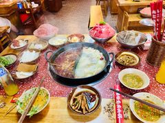 -赵美丽·重庆社区火锅·直营店(火车东站·中豪国际店)