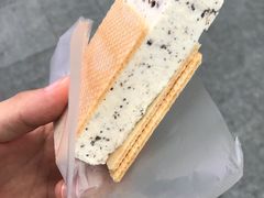 -詹爷爷乌节路街头冰淇淋