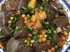 -大众跷脚牛肉馆·非遗传承单位(峨眉山店)