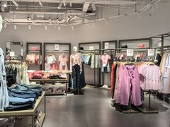 -URBAN REVIVO(北京斯普瑞斯奥特莱斯店)