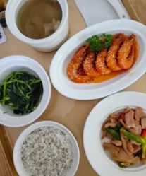 -童谣里医疗级月子中心(独栋湖景店)