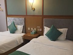 -宸玥酒店(成都西南财大地铁站店)