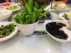 -常赢三兄弟·清真涮肉·清真炒菜(朝阳新城店)