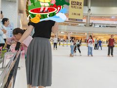 -冰纷万象滑冰场(深圳万象城店)