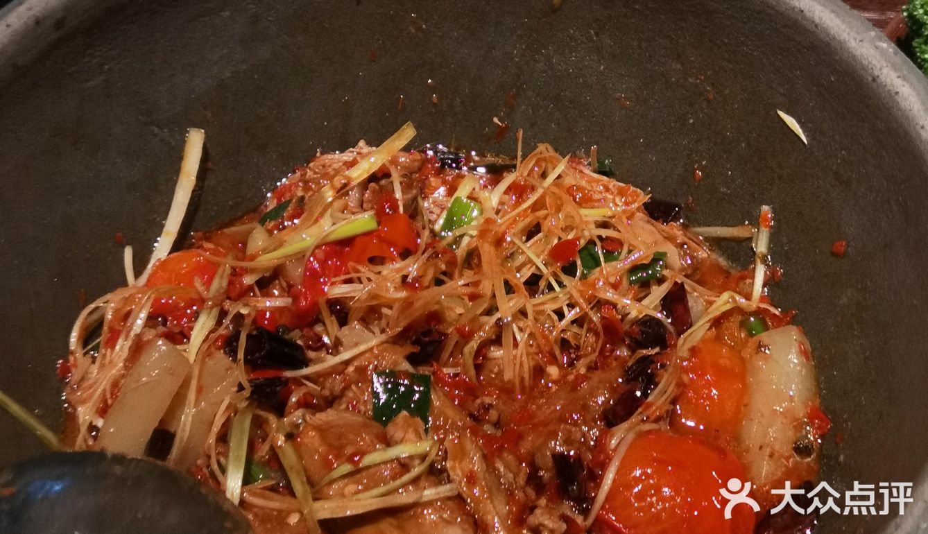 二刷野果 点了上次没点的 排骨锅--里面排骨还是蛮多的