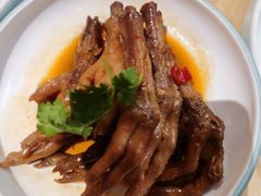 弄堂卤鸡爪-弄堂小笼包(西青中北永旺购物中心店)