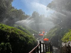 -雪山彩虹谷景区