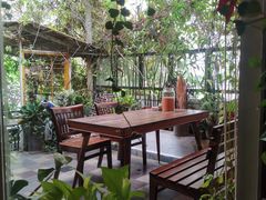 -Cuc Gach Quan Restaurant