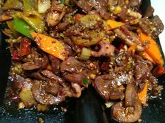 -老码头黑皮肘子锅包肉(赣水路店)