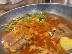 土豆排骨火锅-喇喇排骨火锅·传统韩式脊骨汤(望京西园总店)