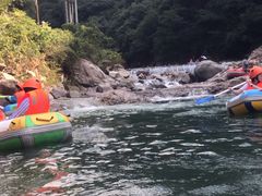 -安吉龙王山峡谷漂流