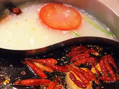 鸳鸯锅-钢管厂五区小郡肝串串香火锅(人民广场店)