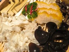 -尚尚仙·酸汤猪手·猪肚鸡火锅(华联万柳购物中心店)