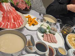 -红鼎豆捞·非遗鲍皇汤火锅(宝丰路店)