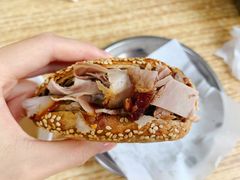 烧饼夹肘子肉-老四烧饼铺(丽源路店)