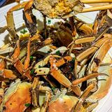 席地而坐啃大闸蟹！在这里吃饭就是舒坦