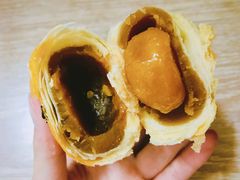 莲蓉蛋黄酥-鲍师傅糕点(春熙路店)