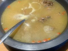 -头上红煨盐鸡·非遗院子餐厅