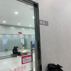 -单色舞蹈