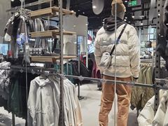 -燕莎奥特莱斯购物中心