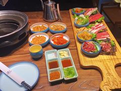 -明洞阿姨·韩式酱蟹烤肉·创意料理(三元桥店)