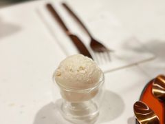 香草冰淇淋-潮一不贰·法式甜品·生日蛋糕·西式简餐(外滩店)