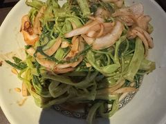 -大头虾越式风味餐厅(光明广场店)