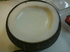 -志龙皇冠吃货椰子铺
