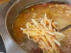 -黄利砖万峰林布依特色酸笋牛肉馆